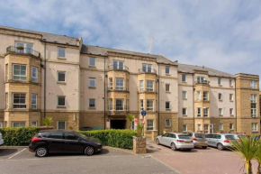 Dicksonfield - Modern 2 bed, 2 bath apartment close to city centre
